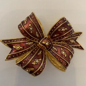 Vintage burgundy enamel gold tone bow/ribbon brooch signed Joan Rivers EUC